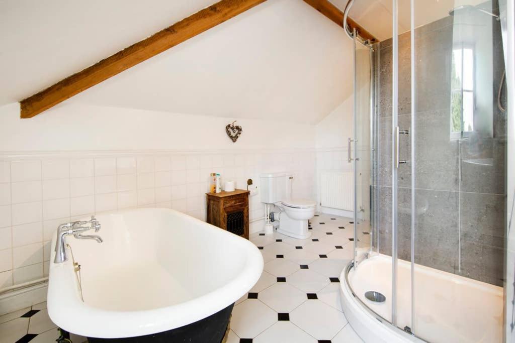 Clifton Spacious 3 Bed & Parking - Simplycheckin Apartament *