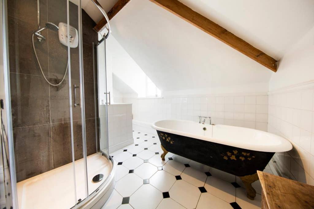 Clifton Spacious 3 Bed & Parking - Simplycheckin Apartament Bristol